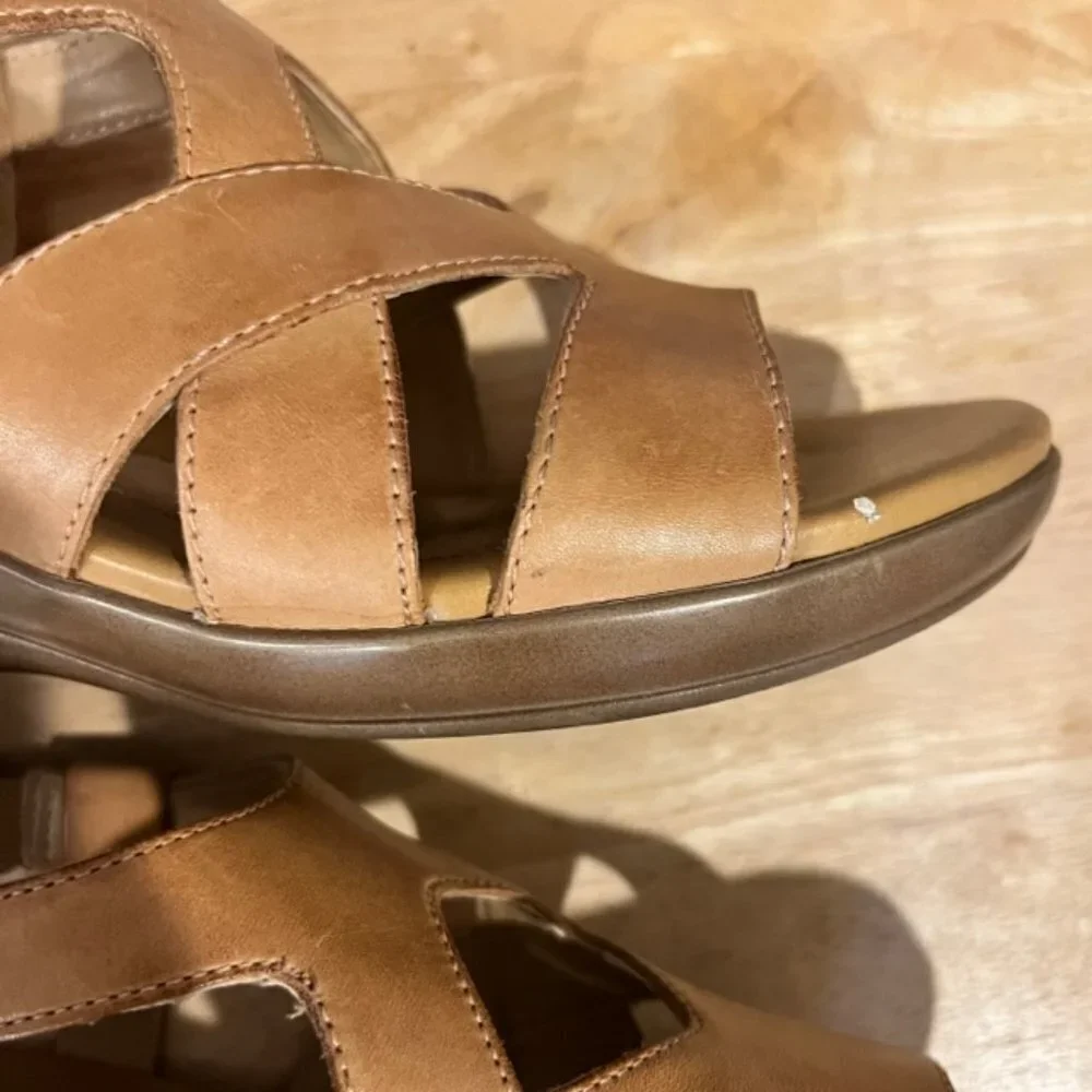 Naturalizer Leather Beige Wedge Strappy Heels Size 9